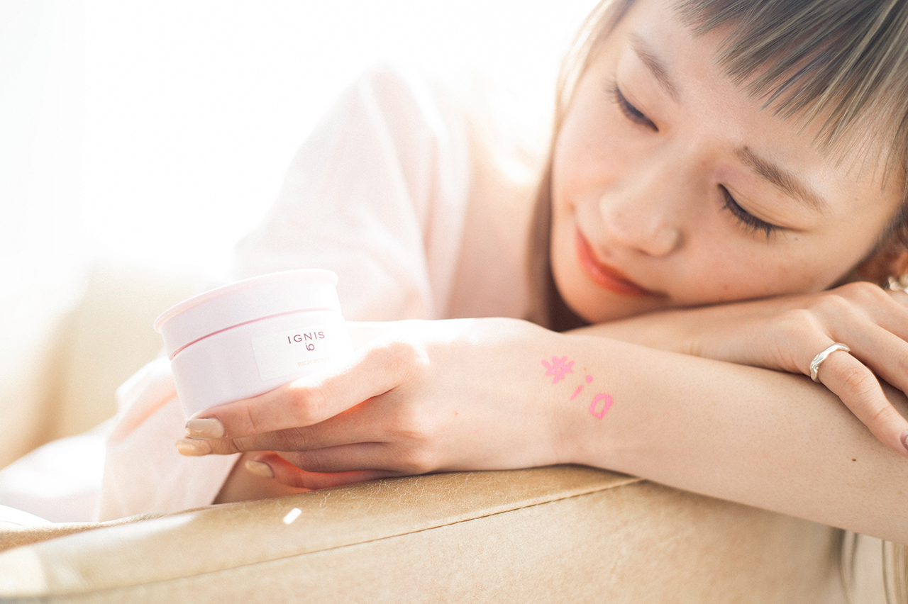 Donna Io ちょっと ヘン が わたしのかわいい 夏鈴 Ignis Io イグニス イオ 公式サイト Donna Io ちょっと ヘン が わたしのかわいい 夏鈴 Ignis Io イグニス イオ 公式サイト